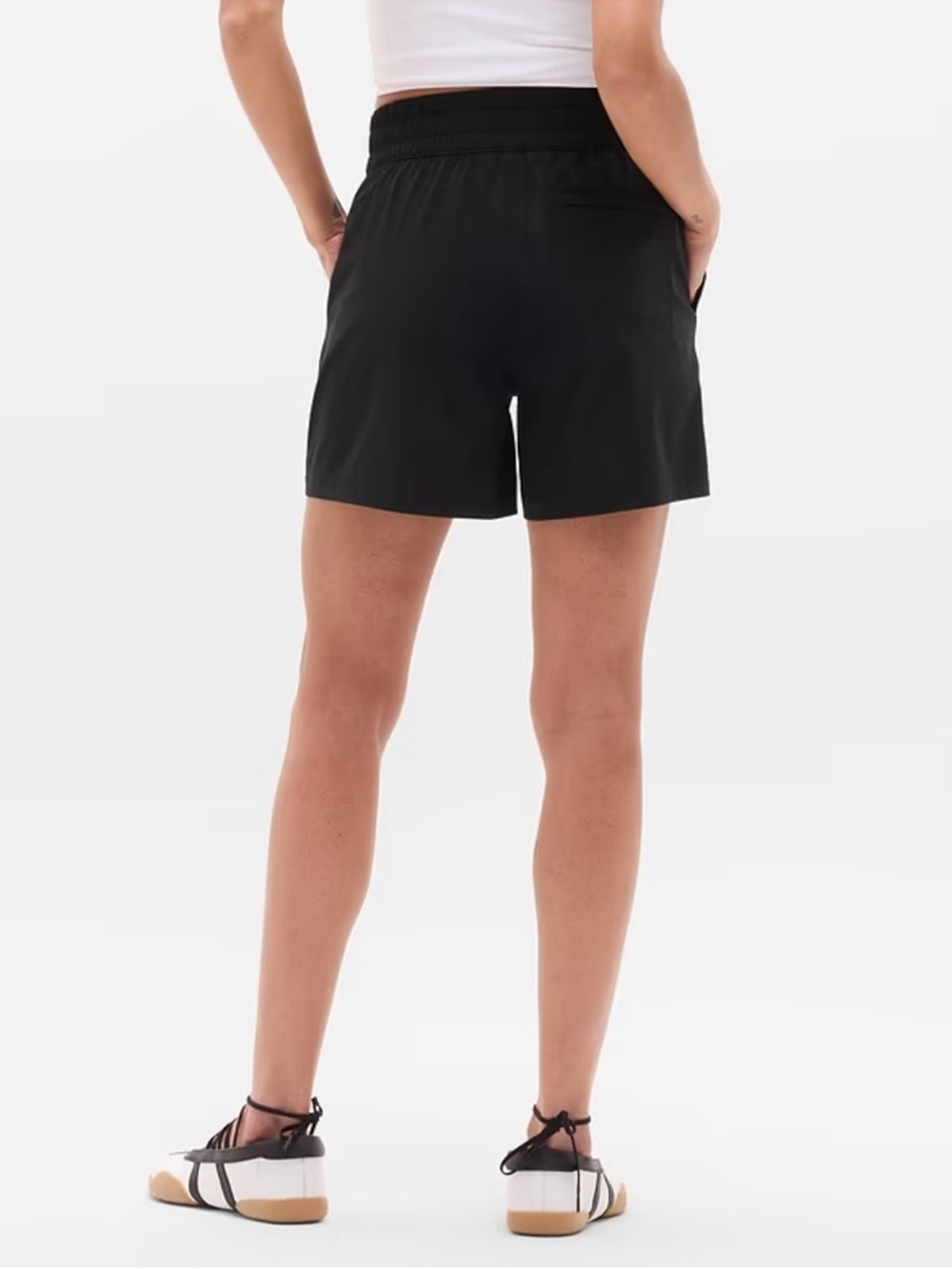 Athleta Wayfind Shorts - Picture 2 of 5